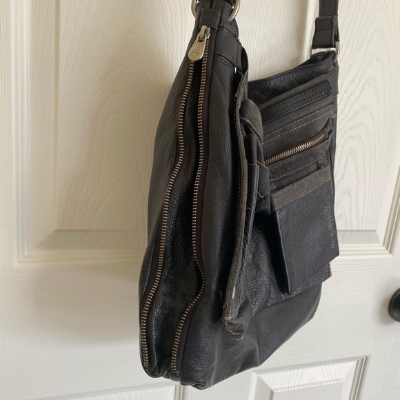 Mandarina Duck Leather Crossbody Bag - Picture 9 of 14